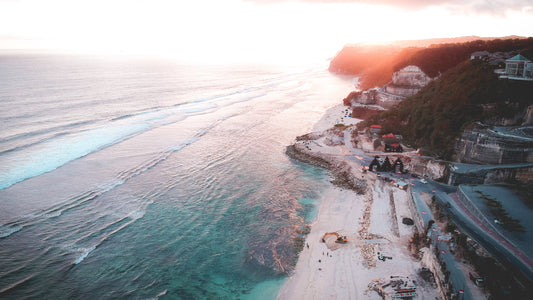 Keunikan Pantai Melasti Yang Jadi Destinasi Wisata Baru Di Bali